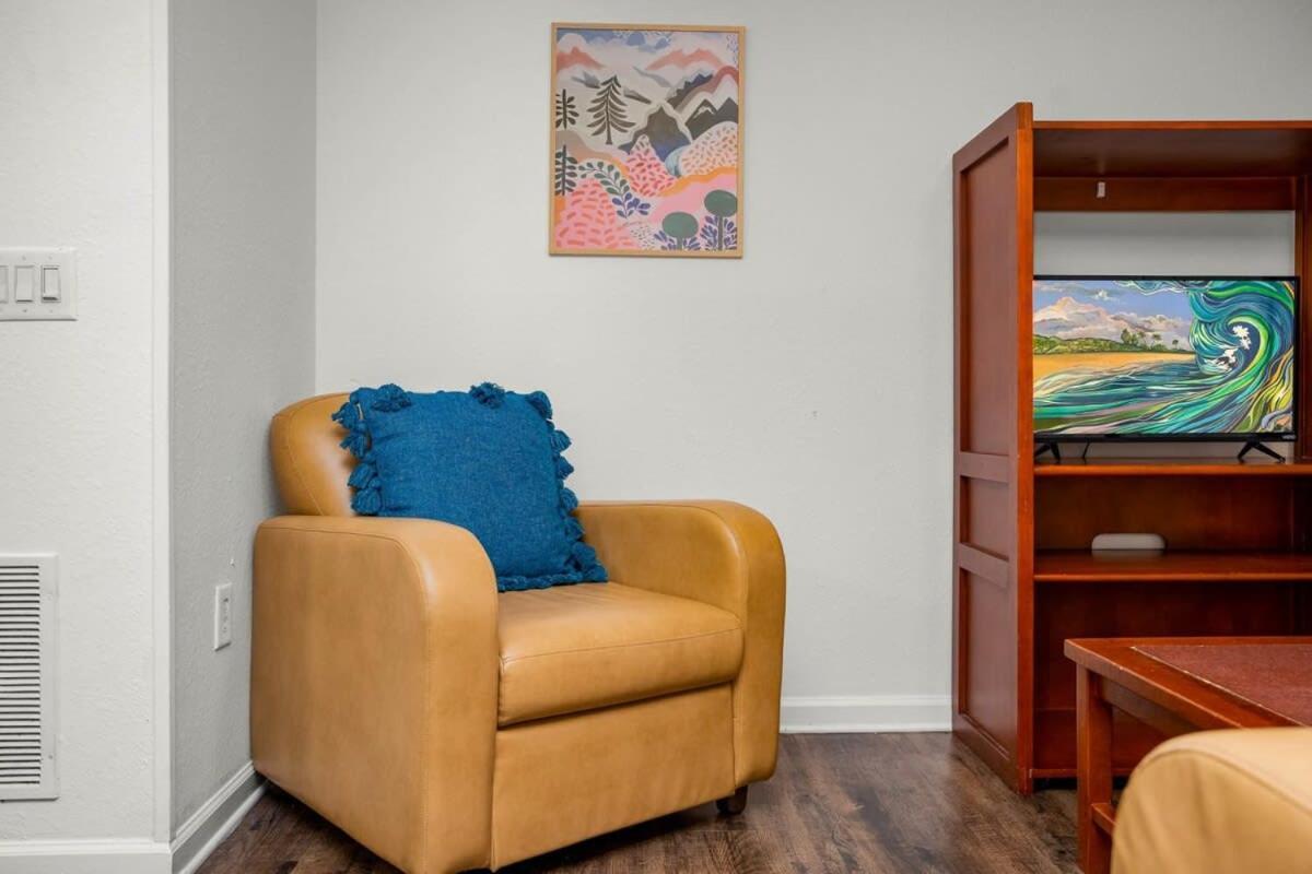 Budget Friendly Sleeps 8 Discounts Available Tampa Exterior foto