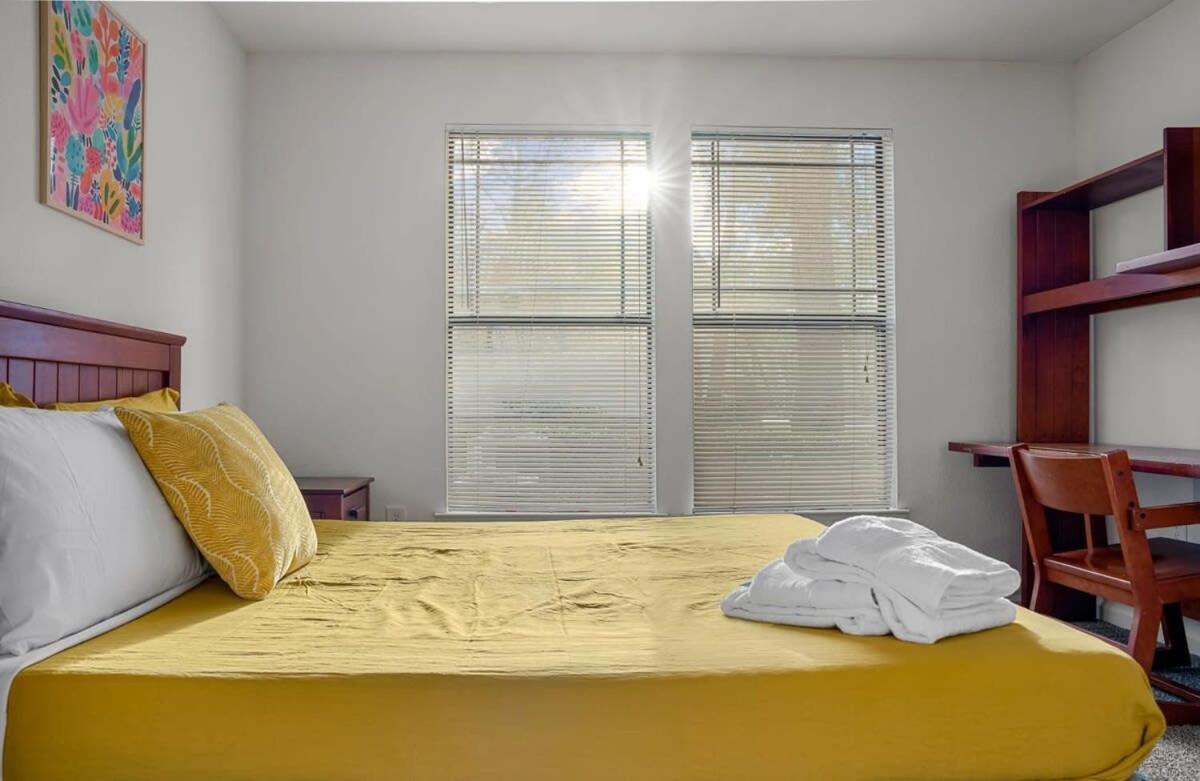 Budget Friendly Sleeps 8 Discounts Available Tampa Exterior foto