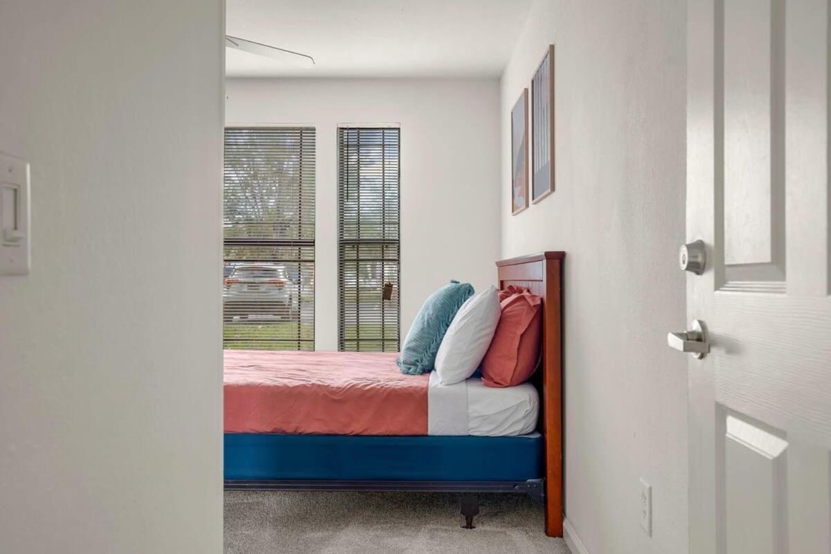 Budget Friendly Sleeps 8 Discounts Available Tampa Exterior foto